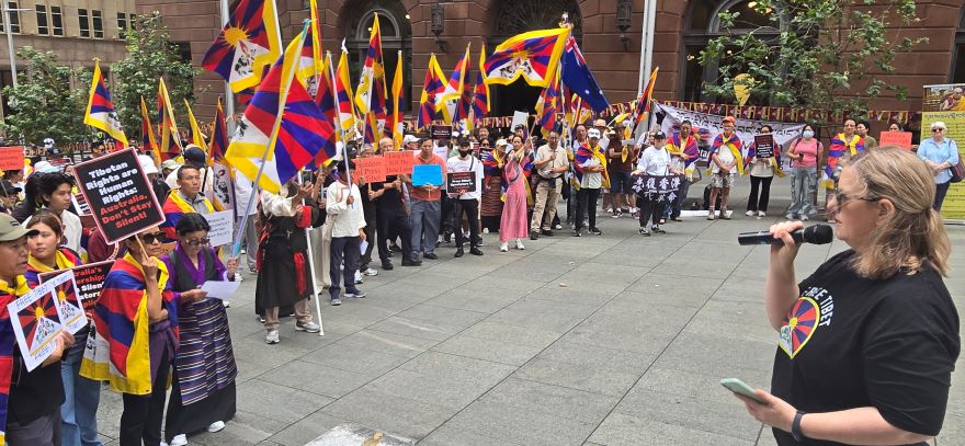 བོད་མིའི་གསུམ་བཅུའི་དུས་དྲན་ཐེངས་༦༦པ་ཨོ་གླིང་སི་ཌི་ནེ་གྲོང་ཁྱེར་དུ་སྲུང་བརྩི།